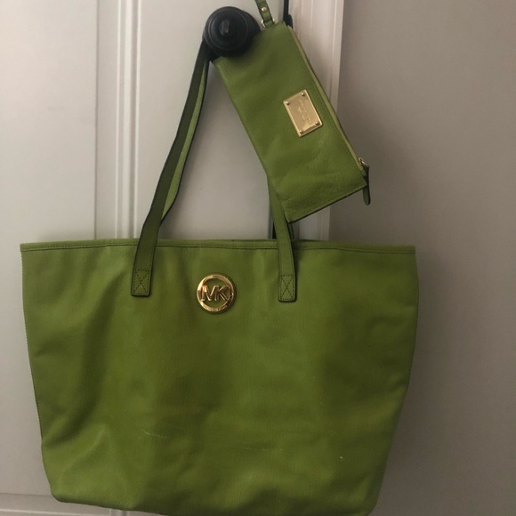 Mk bag w/coin wallet - Picture 1 of 4